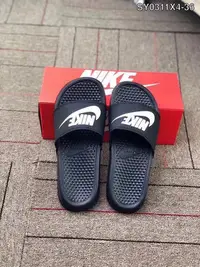 在飛比找Yahoo!奇摩拍賣優惠-NIKE BENASSI SWOOSH耐克 拖鞋生活百搭 夏