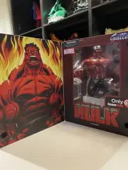 Diamond Select-Red Hulk-Game Stop Exclusive-Gallery Scale