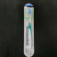 在飛比找蝦皮購物優惠-舒酸定 SENSODYNE 多元護理抗敏專用 牙刷 軟毛