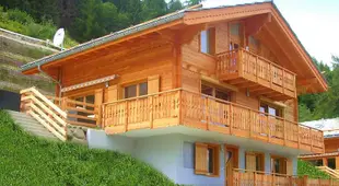 A luxurious 12 person chalet with superb view