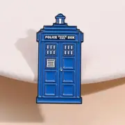 DOCTOR WHO Tardis Time Machine Enamel & Metal Pin Badge FREE POST