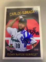 Corlos Suniaga 2019 Signed Cedar Rapids Kernels Team Card