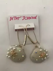 Betsey Johnson Iridescent Scallop Shell Clam Faux Pearl Earrings New