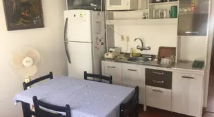 Apartamento aire acondicionado, wifi, Netflix,cerca de la Playa Mansa y Centro Maldonado