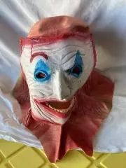 2 Masks In One Clown Is Magnetic And Comes Off