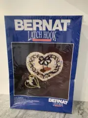 Vintage Bernat Latch Hook Dear Heart Wreath Kit 1986 Retro Decor Rug