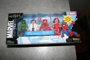 MINIMATES MARVEL UNIVERSE DAREDEVIL - WITH HIDDEN SUPERHERO INSIDE