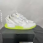 adidas NMD_R1.V2