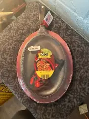Lodge Cast Iron Fajita Set with Wooden Underliner Chilli Pepper Red Brand new