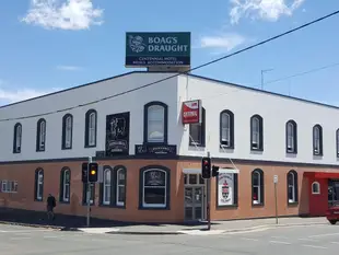 巴瑟斯特百年旅館Centennial Inn on Bathurst