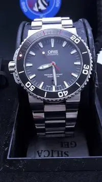 在飛比找Yahoo!奇摩拍賣優惠-【Jessica潔西卡小舖】ORIS 豪利時,300米潛水錶