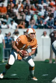 Gary Huff Tampa Bay Buccaneers drops back to pass v the Atlanta Fa- Old Photo 1