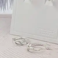 在飛比找momo購物網優惠-【Niloe】纏繞美學 白石 精緻工藝 純銀耳環 易扣耳環 