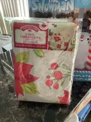 Holiday Time Rectangle 60 x 84" Xmas Holiday Poinsettias Vinyl Tablecloth Red