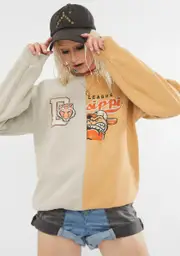 [BDG] Spliced Alligators Crewneck Sweatshirt
