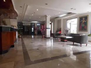 普拉克萊馬斯大飯店Mega Proklamasi Hotel