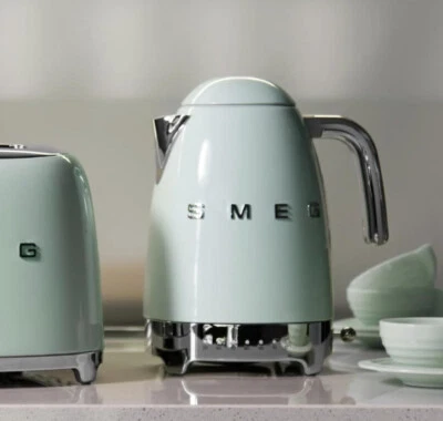 SMEG 7-Cup Variable Temperature Electric Kettle - Retro Style Aesthetic