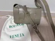 Bottega Veneta Cassette Bag Triangle Buckle Taupe + Samorga Inner Bag
