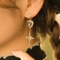 在飛比找ETMall東森購物網優惠-日系十字架愛心耳環925銀針水鉆