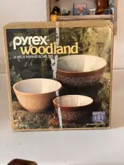 Vintage Pyrex Nesting Mixing Bowl 3 Piece Set 300-6 Brand New Open Box