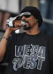 Rapper Producer Snoop Dogg performs 2009 Bonnaroo Music Arts Festi- Old Photo 4