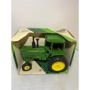 Ertl John Deere Sound-Gard Tractor #5506, Diecast 1/16