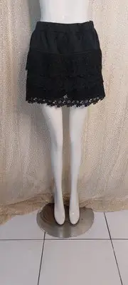 在飛比找Yahoo!奇摩拍賣優惠-X243品牌KAOYAJU 腰鬆緊黑色層次蕾絲雕花褲裙L