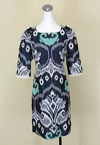 在飛比找Yahoo!奇摩拍賣優惠-◄貞新二手衣►Diana 黛安娜 靛藍圖騰羅馬領長袖緞面洋裝