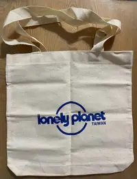 在飛比找露天拍賣優惠-(出清。新品) lonely planet Taiwan 帆