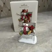 Hallmark Keepsake Ornament The Snowmen of Winter Garden Bench Buddies 2007 New