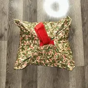 Mistletoe Pie Holder For Carrying
