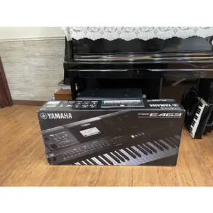 律揚樂器之家 二手山葉電子琴 YAMAHA psr e463 伴奏琴 61鍵 附琴架 譜架 變壓器