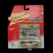 Johnny Lightning Muscle Cars USA 1967 Pontiac Firebird 400 **Champagne Gold*