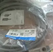 NEW Omron D4C-3202 General Purpose Roller Type Limit Switch, VCTF Oil-Resistant
