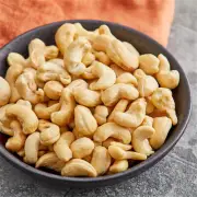 Regal Large Raw Cashews 10 lb WS-999CARAWLG10