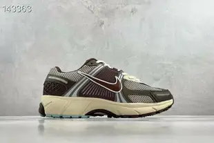 Nike Air Zoom Vomero 5 男女鞋