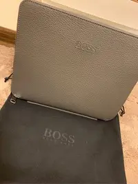 在飛比找Yahoo!奇摩拍賣優惠-Hugo Boss ipad Air 10.5寸多功能商務牛