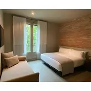 Uma Suites Pau Claris