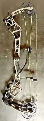 Bear Archery Persist 33 Right Hand 70 Pound Stone New