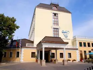 Danube Hotel & Spa