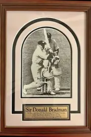 DON BRADMAN Signed Photo 6x8 Genuine Signature + Engraved Plaque Framed COA