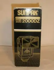 SUNPAK Auto 2000DZ Electronic Flash Unit Thyristor Multidedicated unused NIB