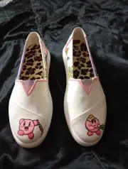 One Of A KindToms Hand Painted Beautiful KIRBY Toms Shoe's Size 11 NEW!