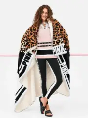 Victoria's Secret Pink Leopard Sherpa Plush Blanket Throw Black White 50" x 60"