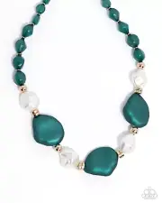 Paparazzi Forever Feature Green Necklace NWT