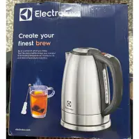 在飛比找蝦皮購物優惠-Electrolux 伊萊克斯 1.7L(EEK7700K)