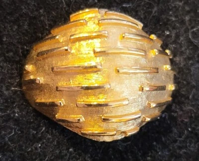 Vtg 60's VENDOME Modernist Dome Textured Chunky Gold Tone Adjustable Ring NWT