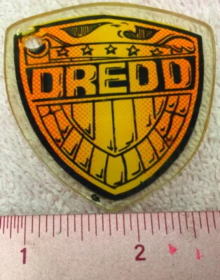 Genuine Judge Dredd Pinball Game Promo Plastic Key Chain Shield Fob Bally NEW A7