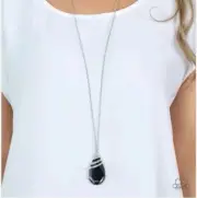 Paparazzi: Demandingly Diva ~ Silvertone Necklace.