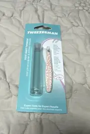 Tweezerman Mini Slant Tweezer With A travel case